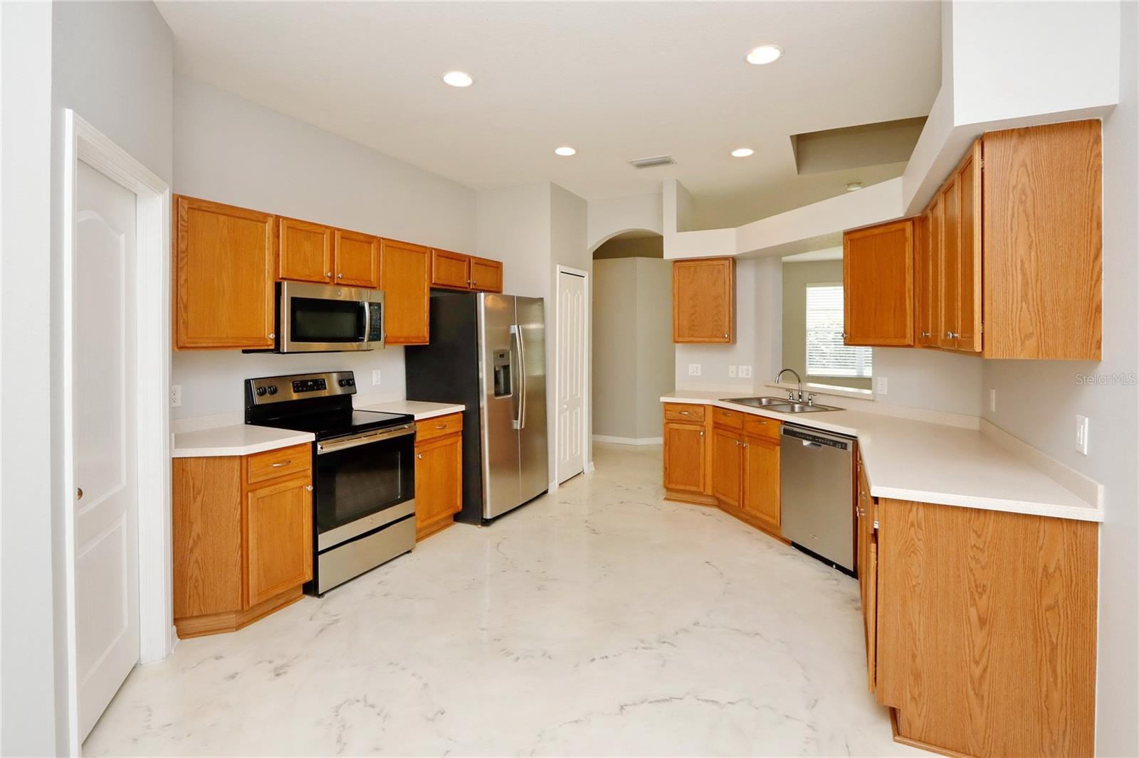 Image 10 of 32 For 7031 Moss Ledge