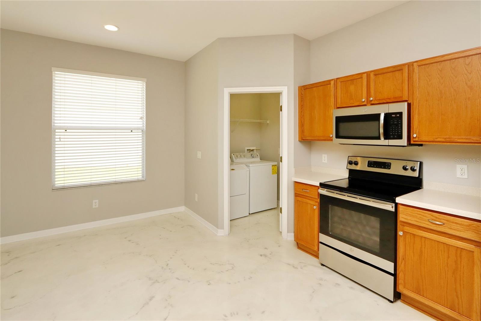 Image 12 of 32 For 7031 Moss Ledge