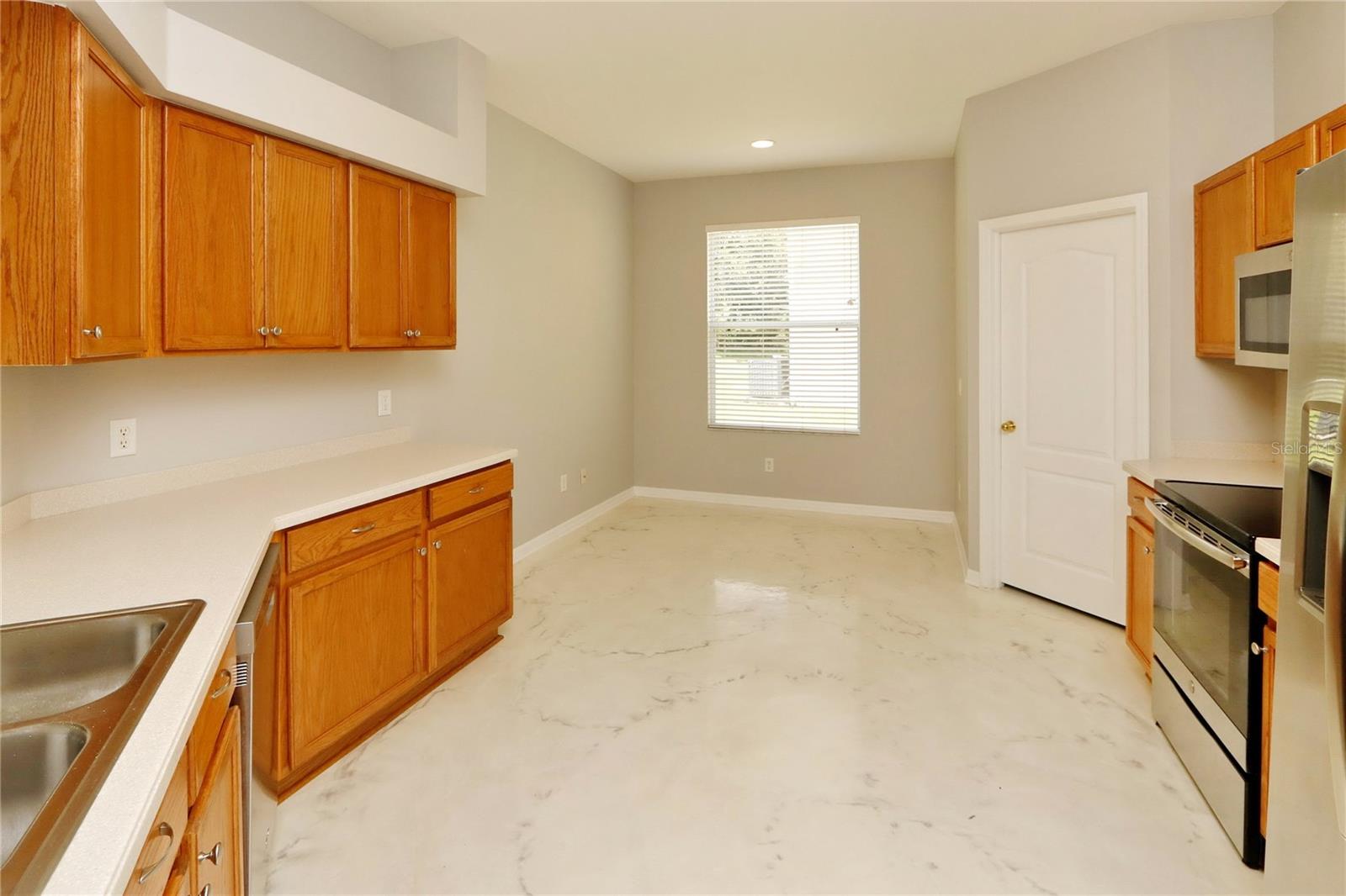 Image 13 of 32 For 7031 Moss Ledge