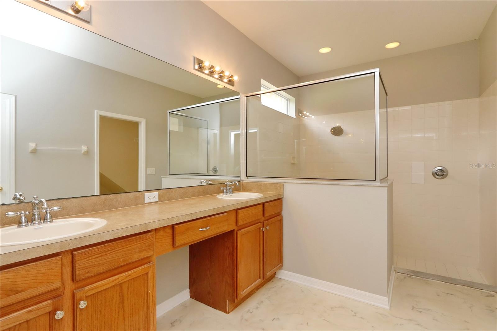 Image 16 of 32 For 7031 Moss Ledge