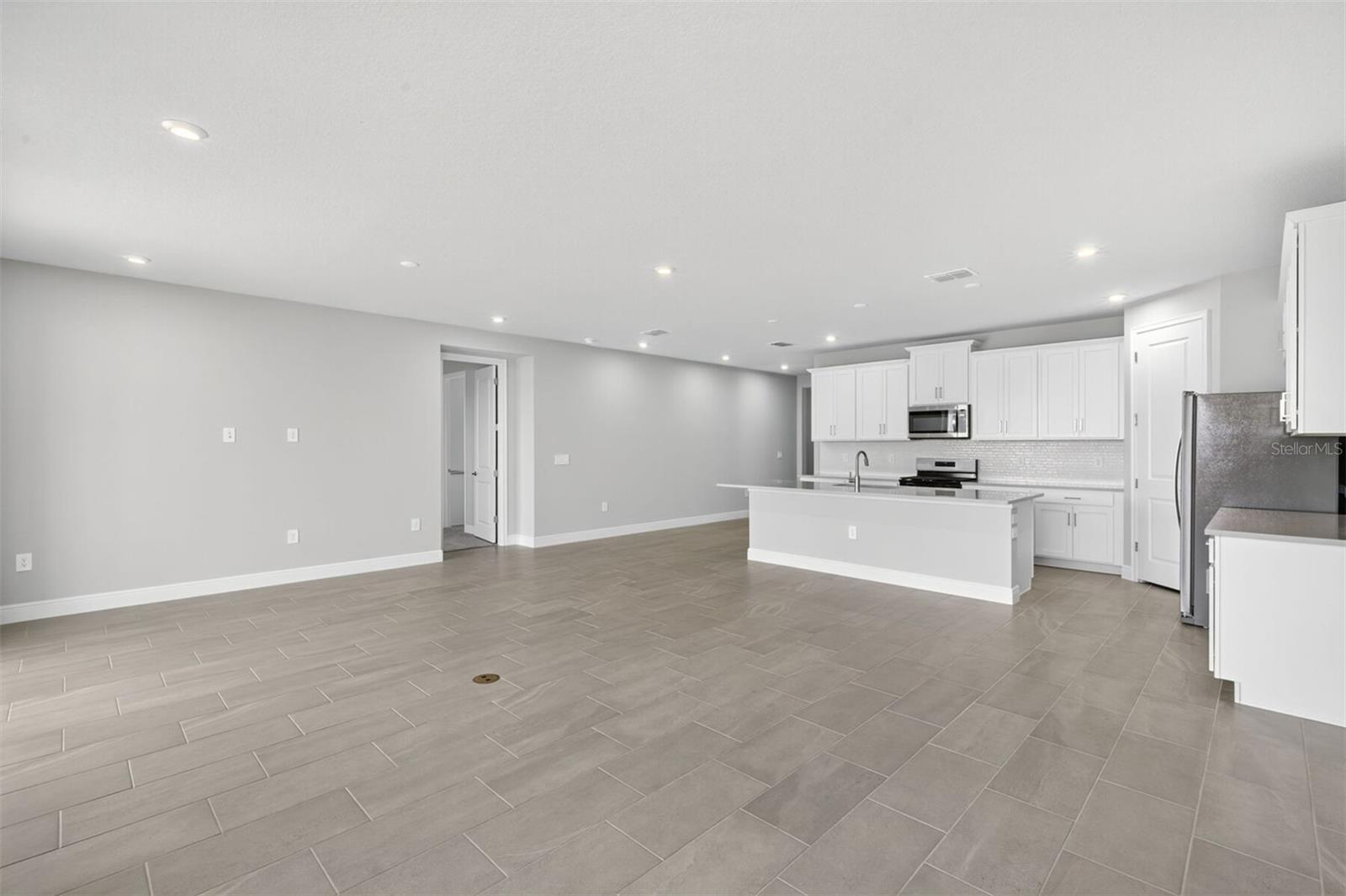 Image 4 of 48 For 11830 Starbright Path