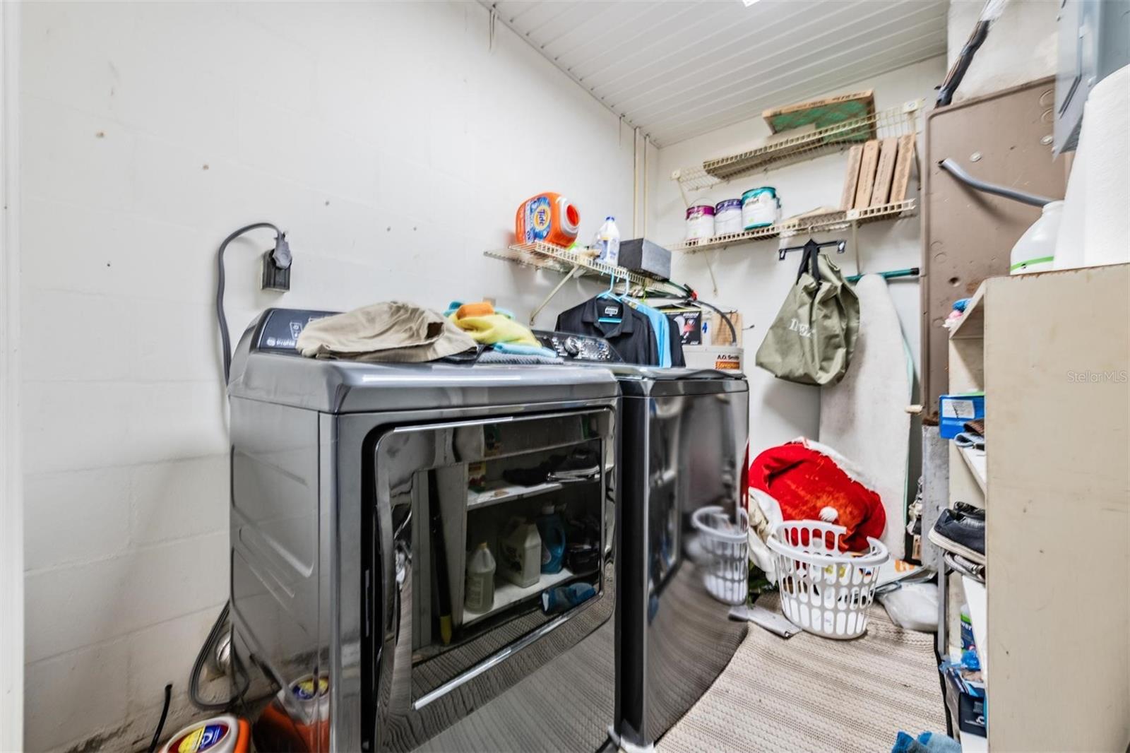 Image 19 of 48 For 1905 Canterbury Lane 17