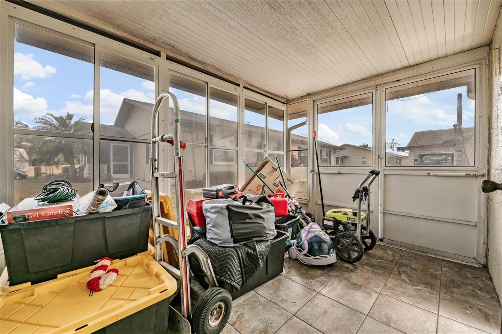 Image 24 of 48 For 1905 Canterbury Lane 17