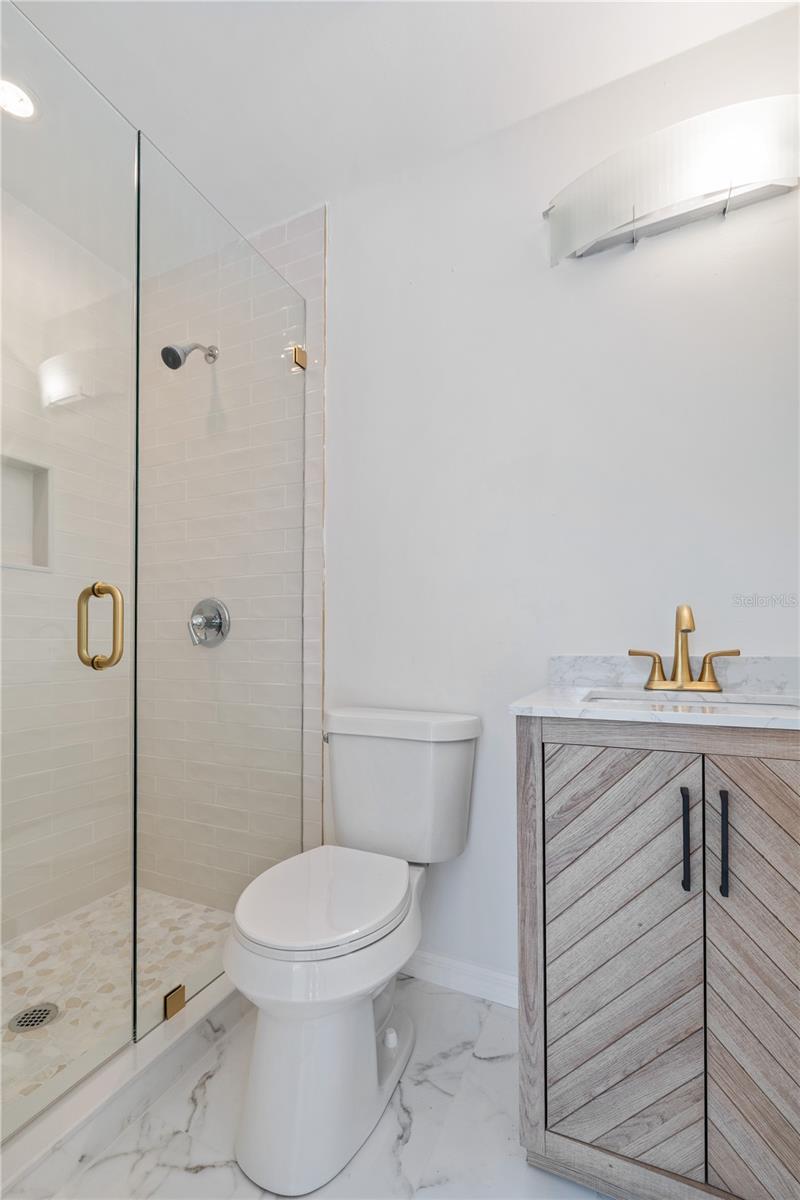 Image 10 of 26 For 8916 Memorial Highway