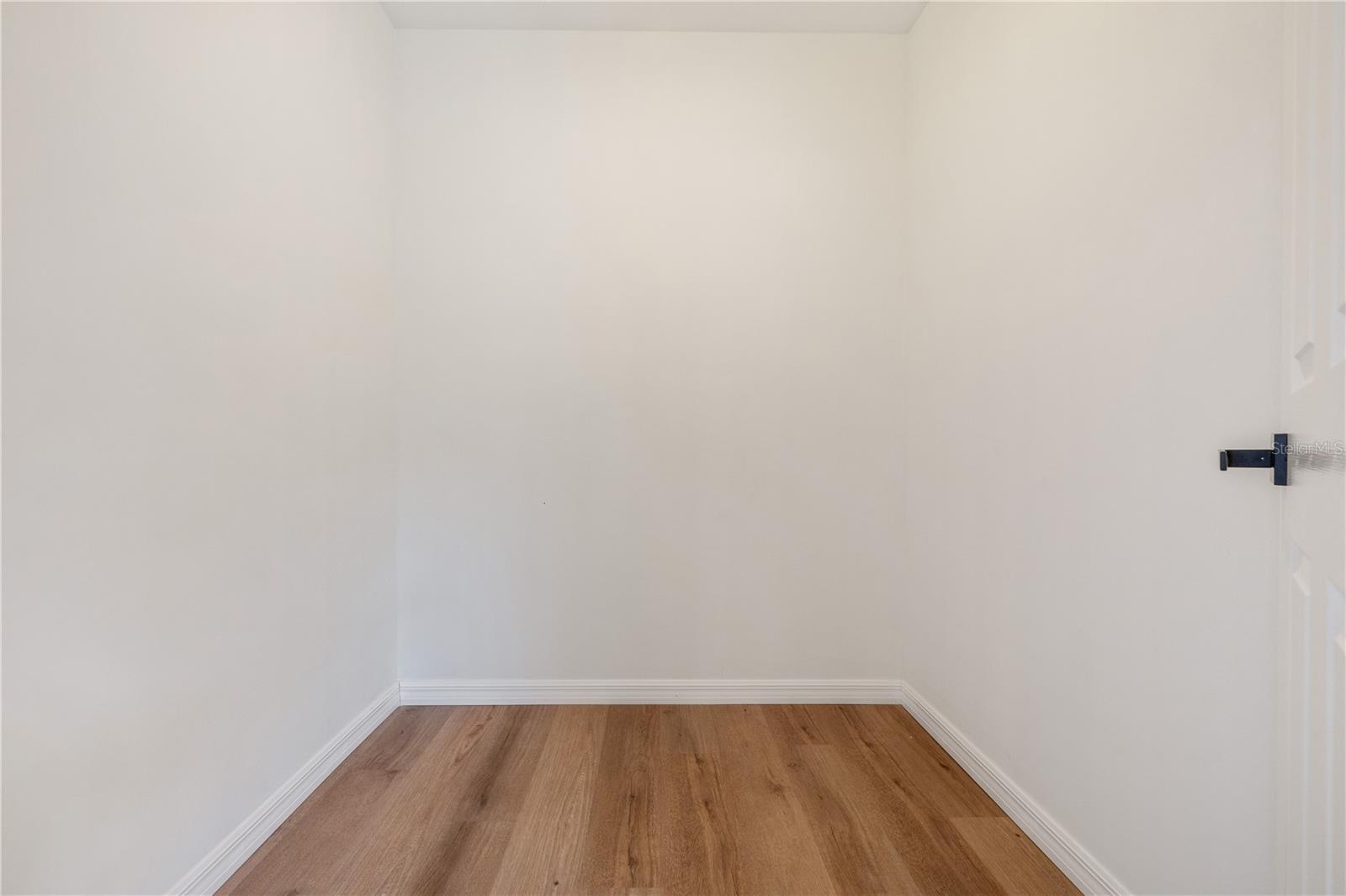 Image 13 of 26 For 8916 Memorial Highway