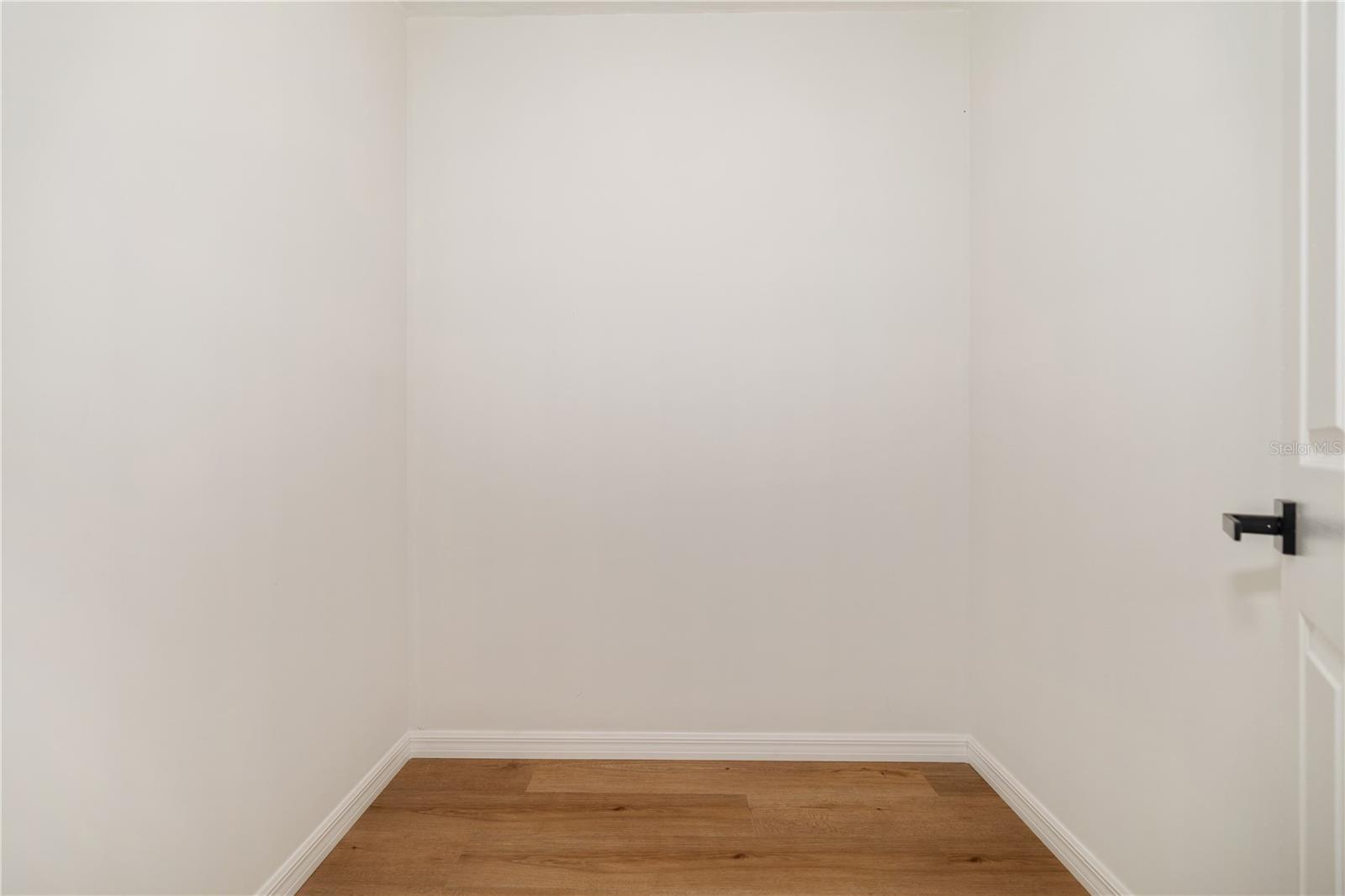 Image 16 of 26 For 8916 Memorial Highway