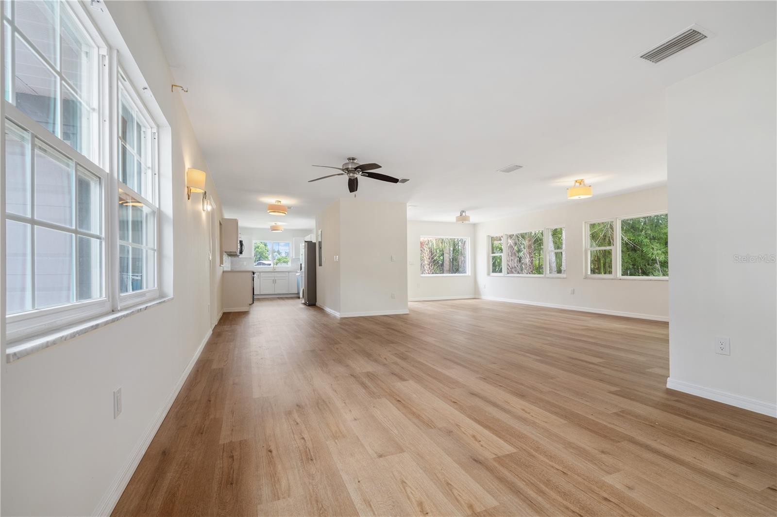 Image 3 of 26 For 8916 Memorial Highway