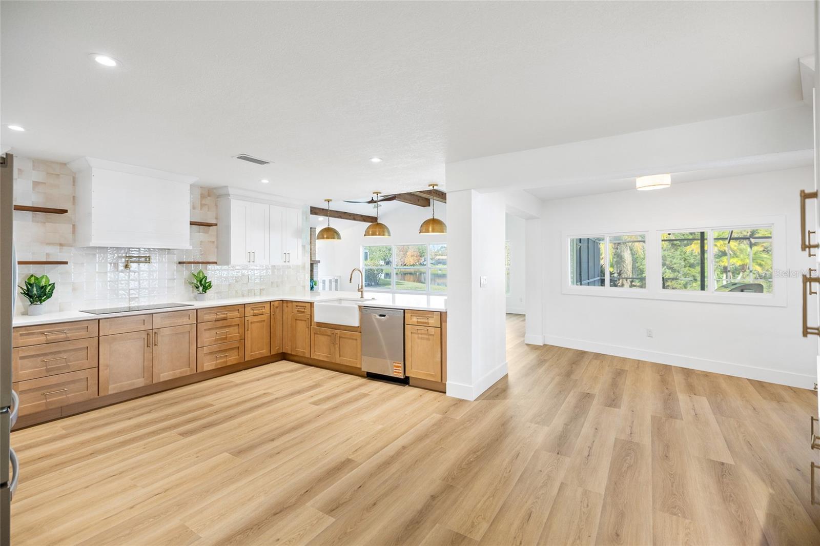 Image 12 of 71 For 17917 Clear Lake Drive