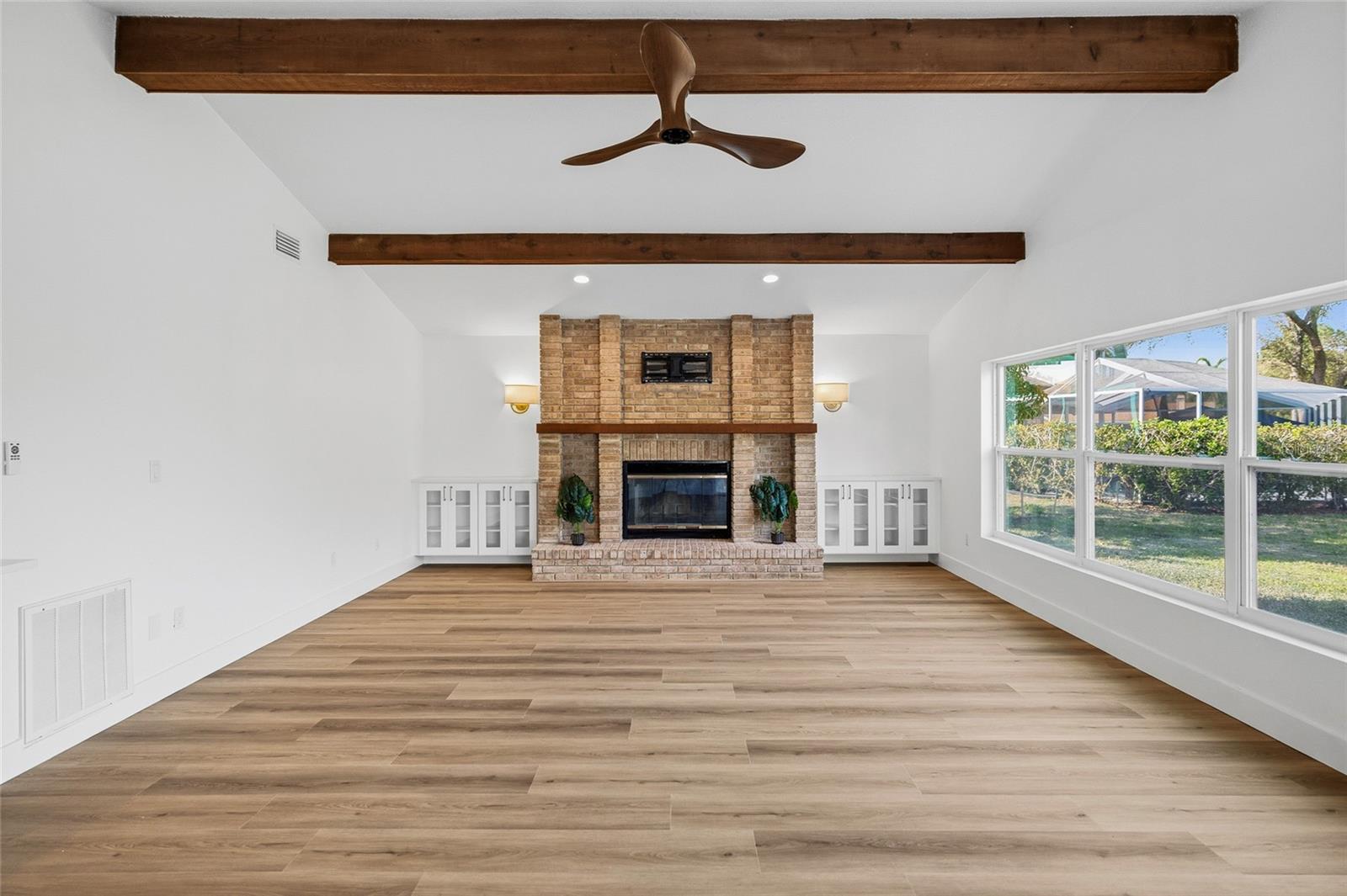 Image 24 of 71 For 17917 Clear Lake Drive