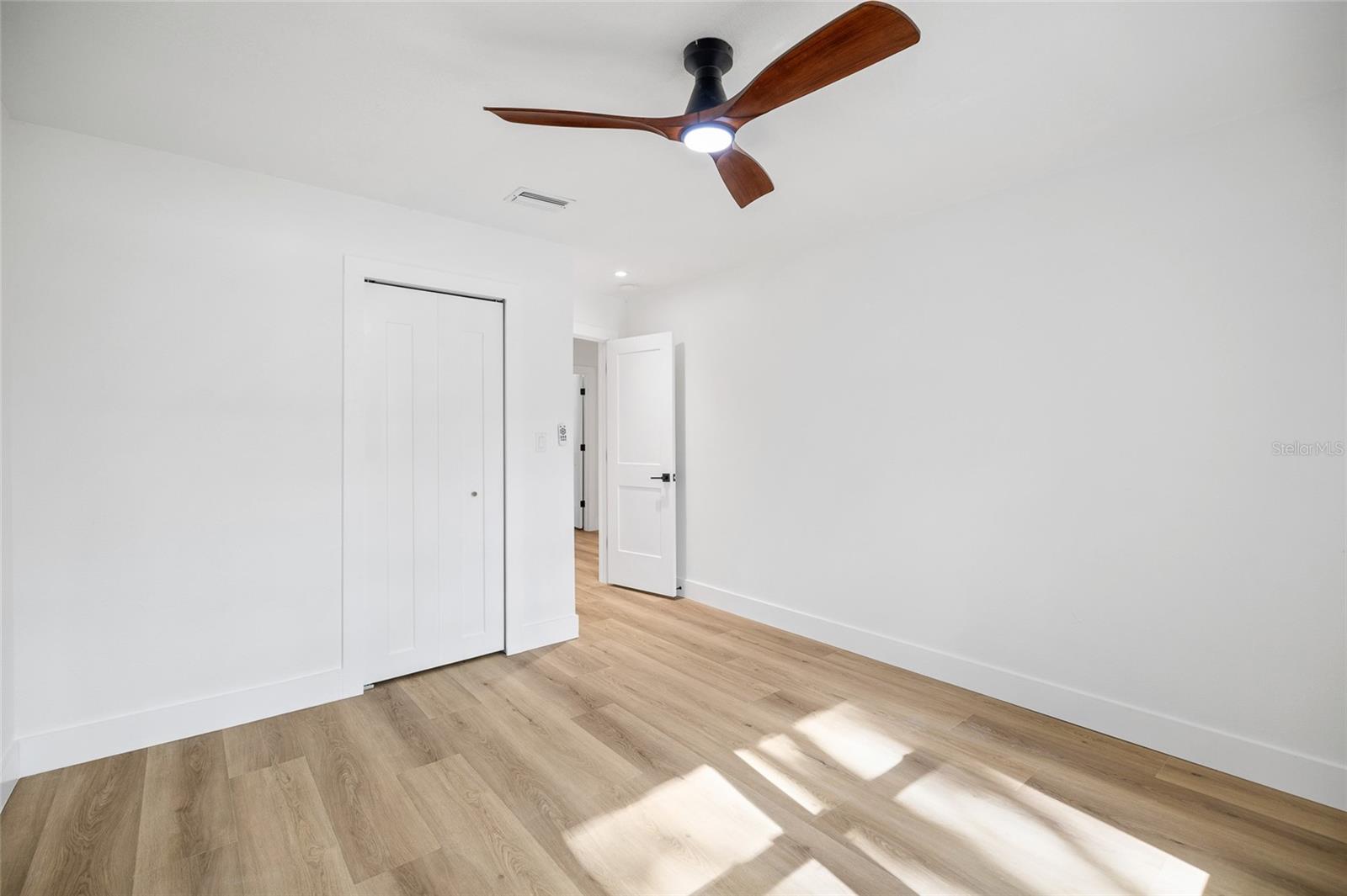 Image 35 of 71 For 17917 Clear Lake Drive