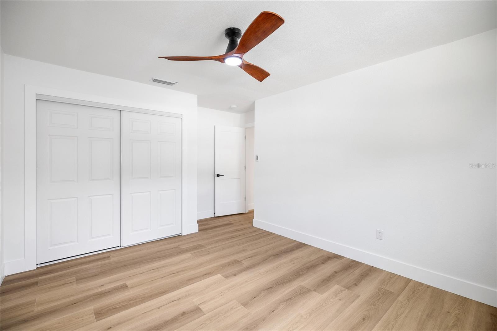 Image 40 of 71 For 17917 Clear Lake Drive