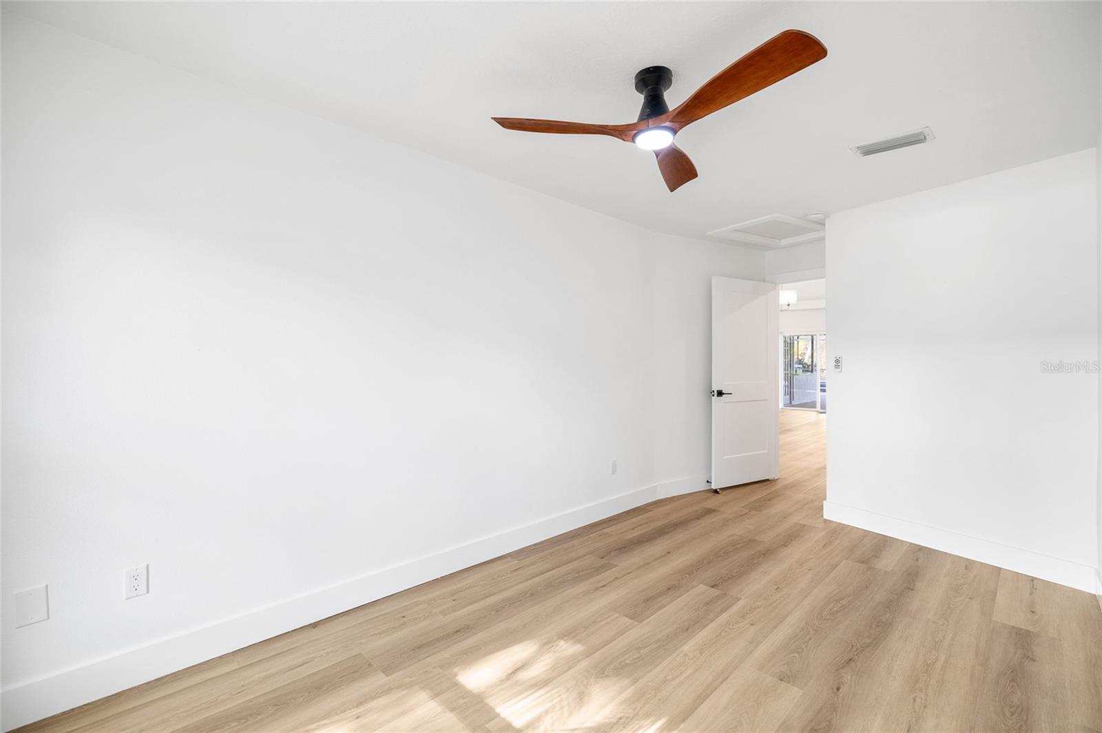 Image 43 of 71 For 17917 Clear Lake Drive