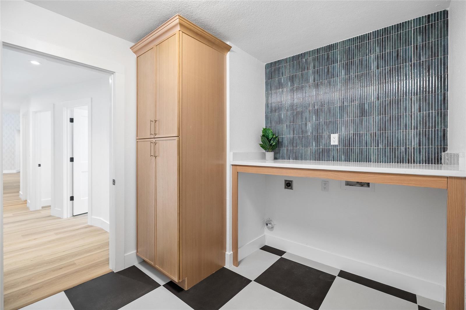 Image 48 of 71 For 17917 Clear Lake Drive