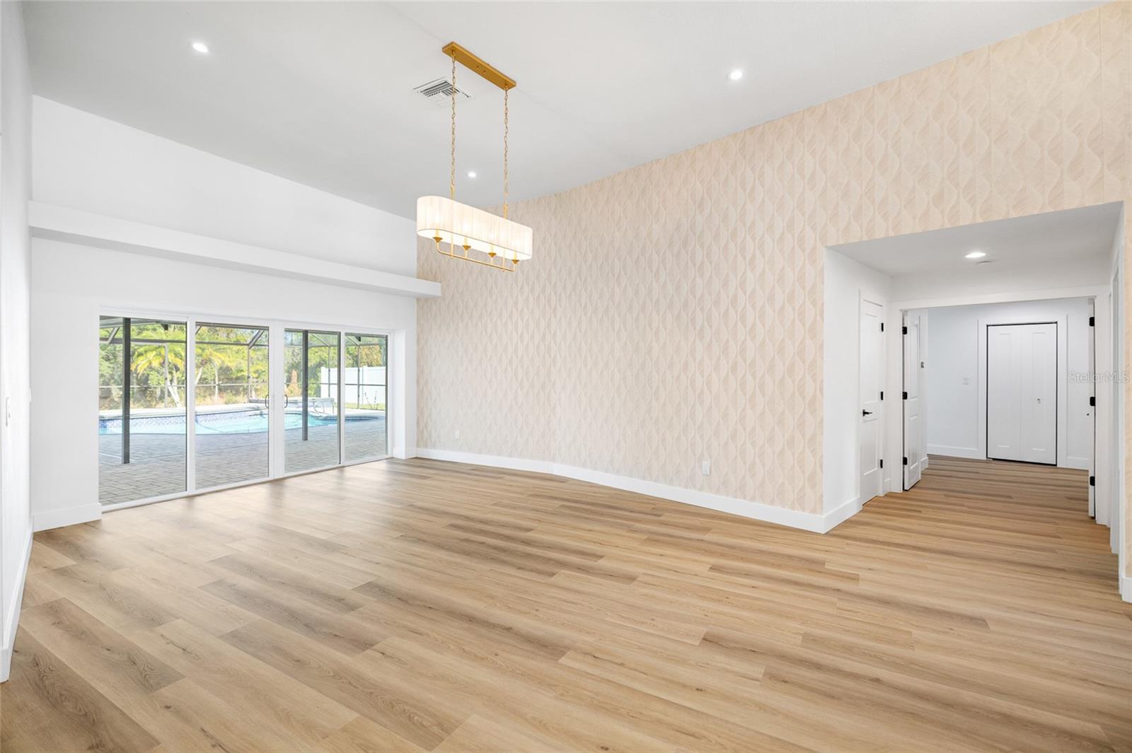 Image 8 of 71 For 17917 Clear Lake Drive