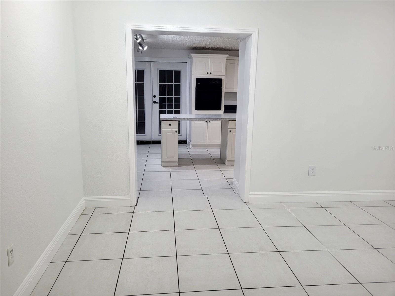 Image 4 of 12 For 10803 Armenia Avenue