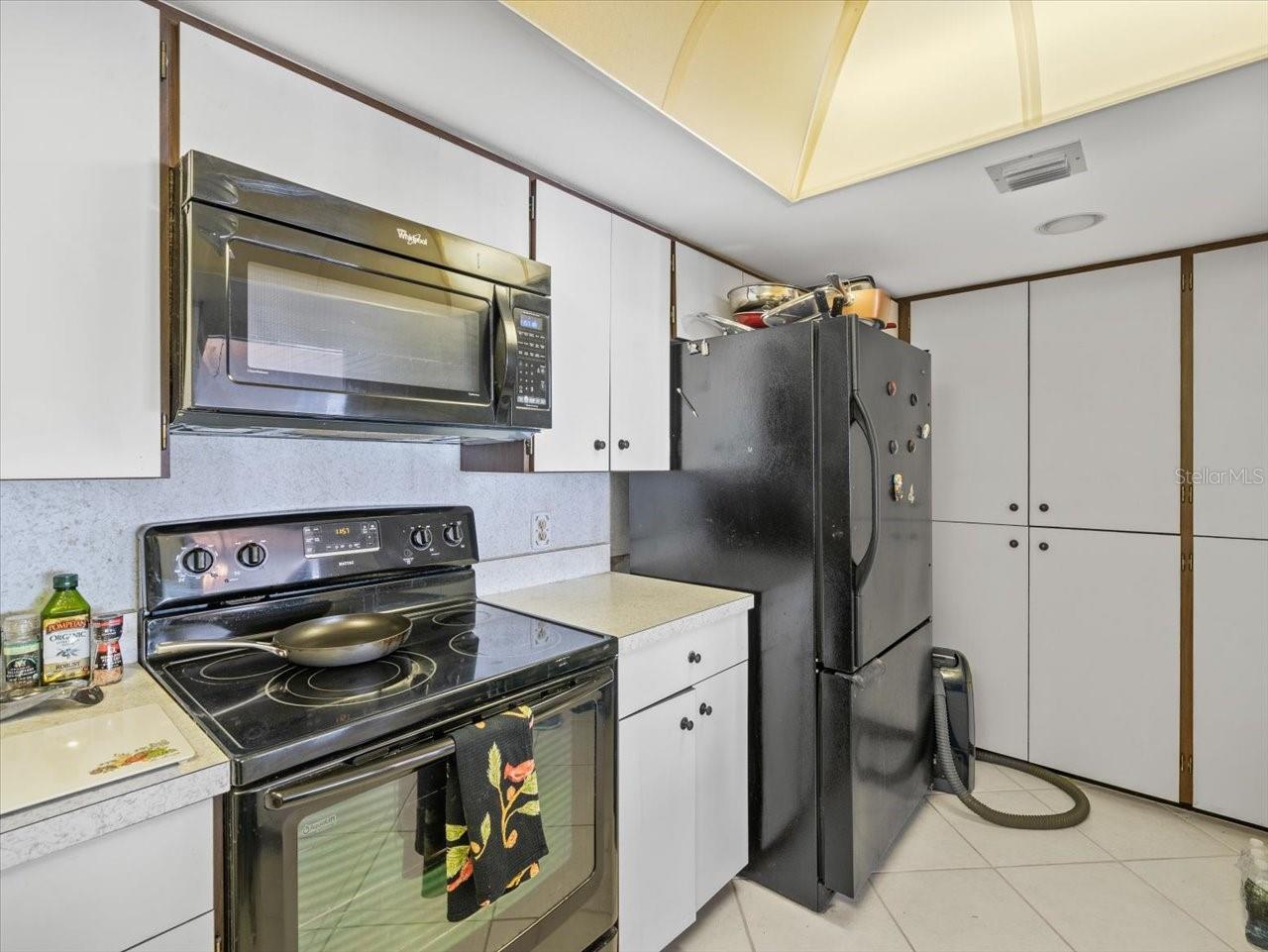 Image 34 of 76 For 1400 Gulf Boulevard 806