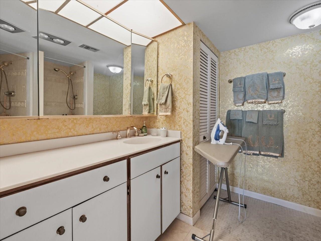 Image 42 of 76 For 1400 Gulf Boulevard 806