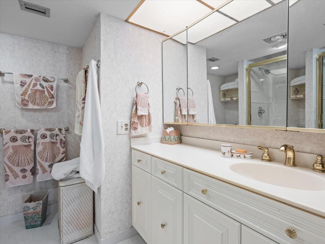 Image 49 of 76 For 1400 Gulf Boulevard 806