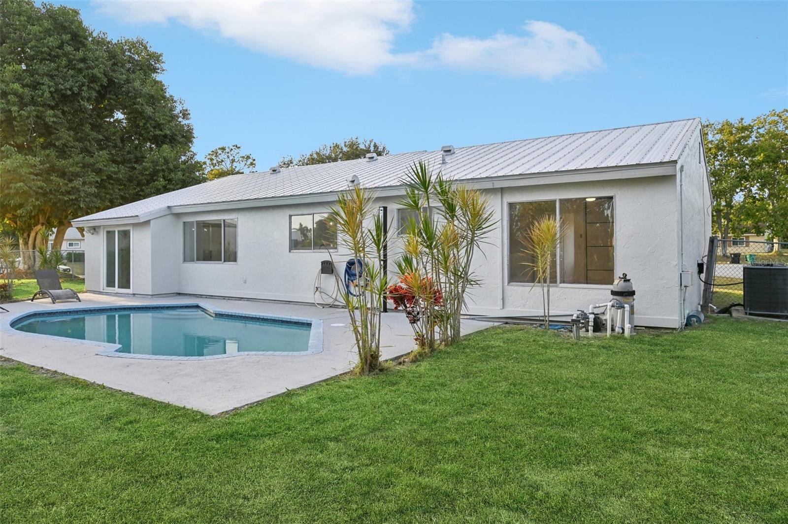 Image 5 of 18 For 337 Cherryhill Road