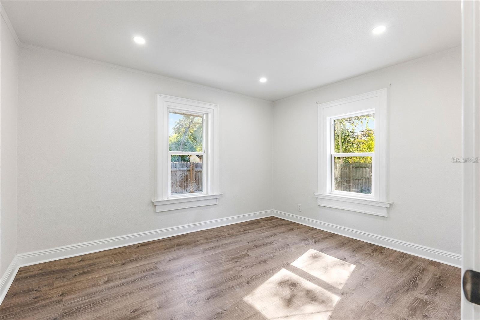 Image 21 of 35 For 3924 45th Avenue N