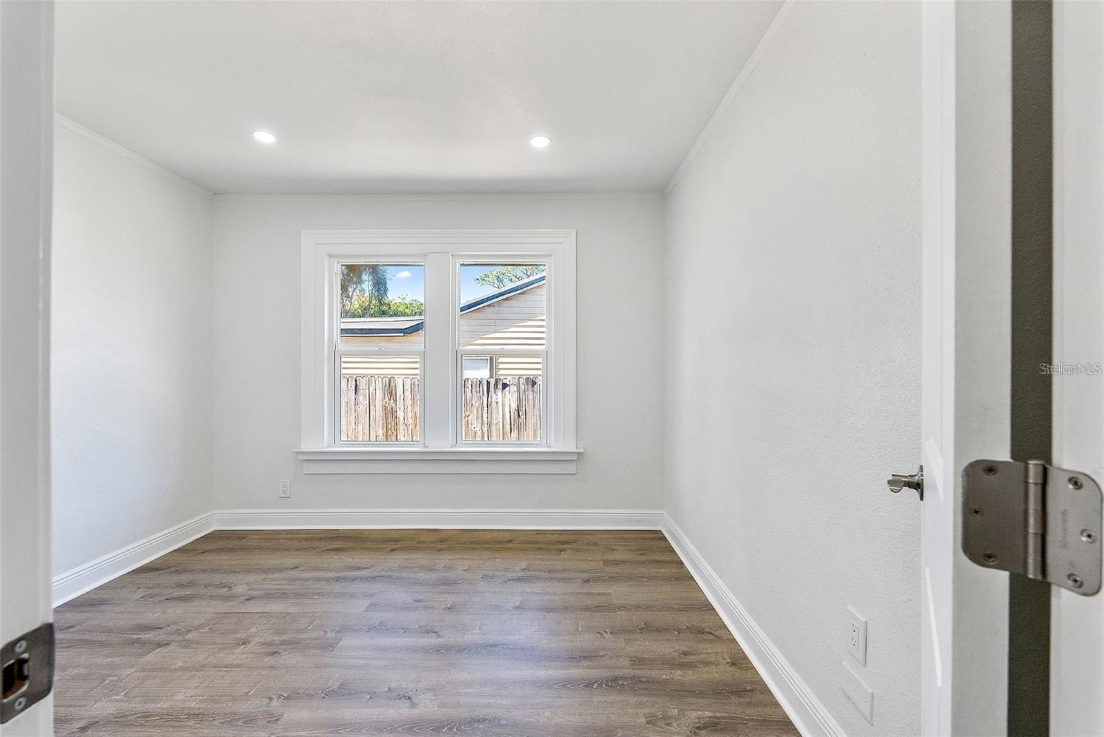 Image 22 of 35 For 3924 45th Avenue N