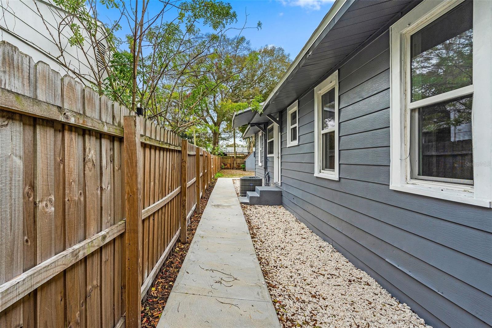 Image 26 of 35 For 3924 45th Avenue N