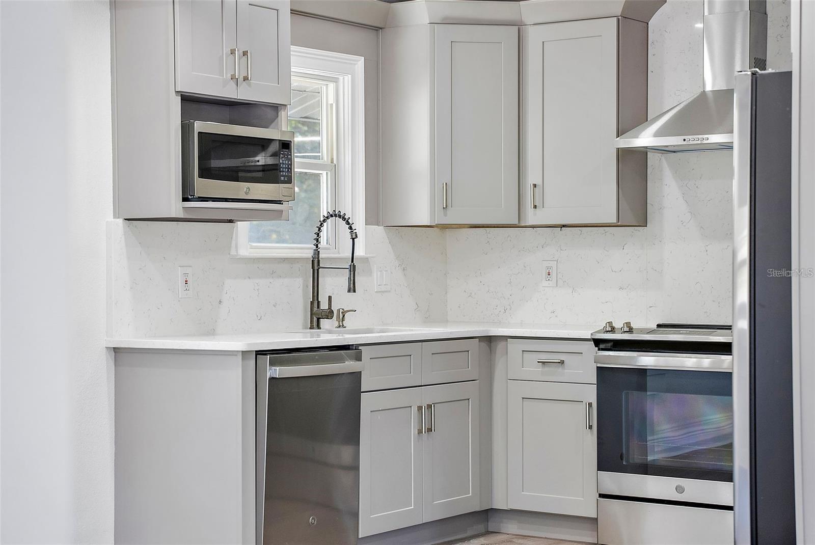 Image 6 of 35 For 3924 45th Avenue N