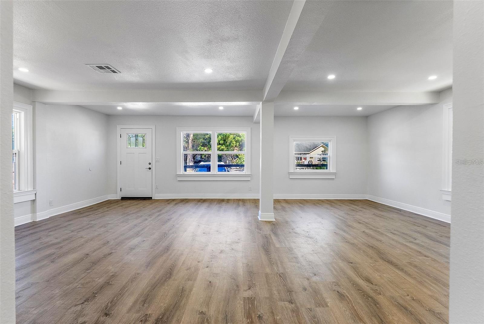 Image 8 of 35 For 3924 45th Avenue N