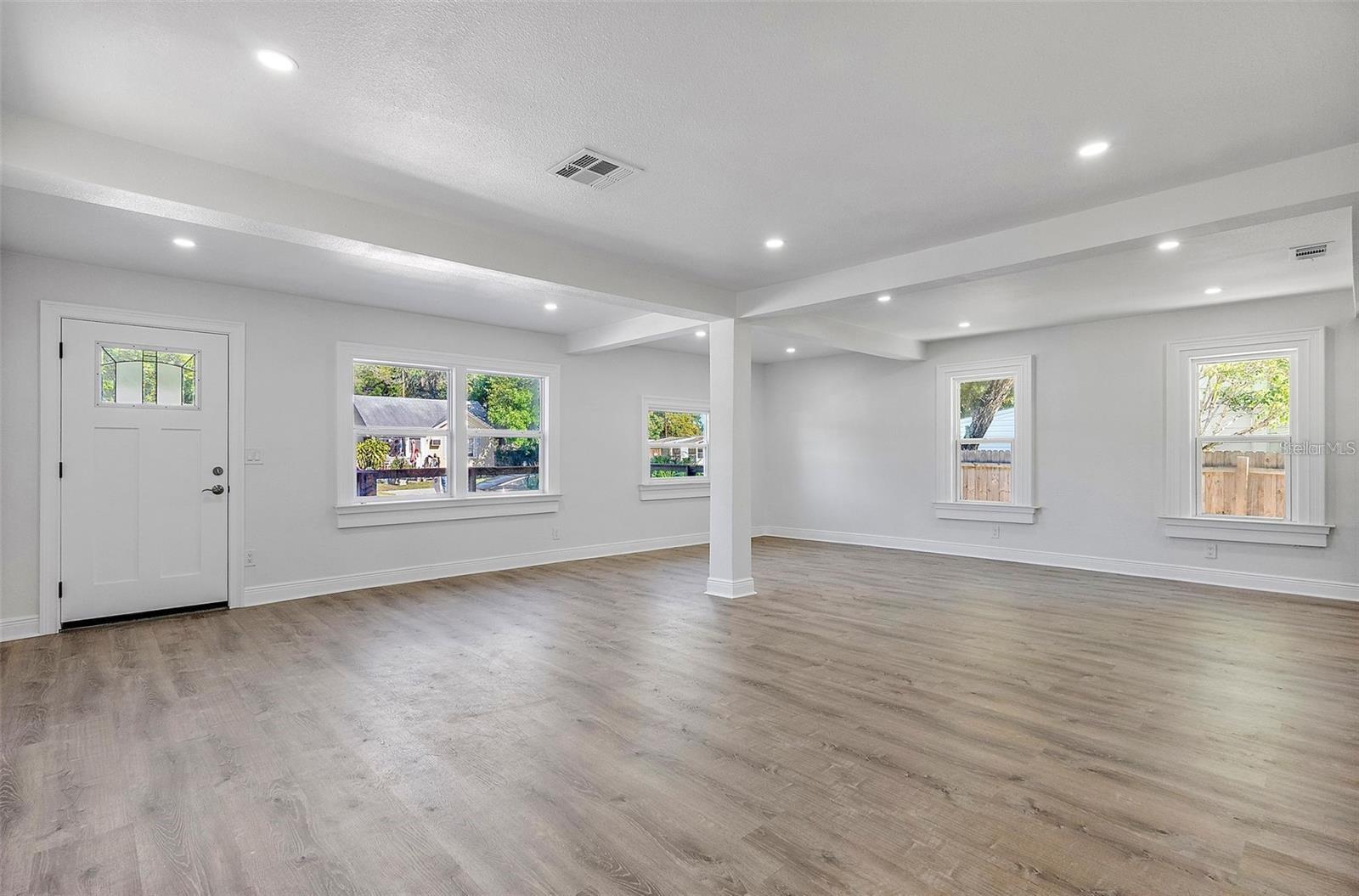 Image 9 of 35 For 3924 45th Avenue N