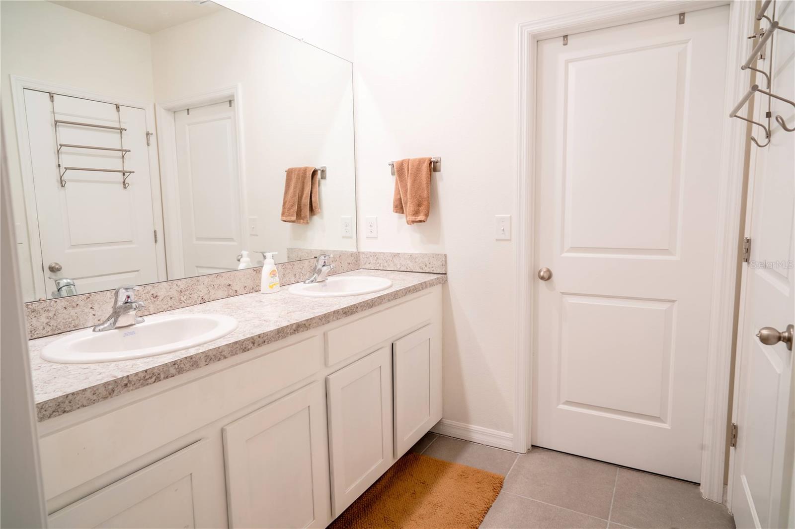 Image 14 of 26 For 16189 Glowing Grove Avenue