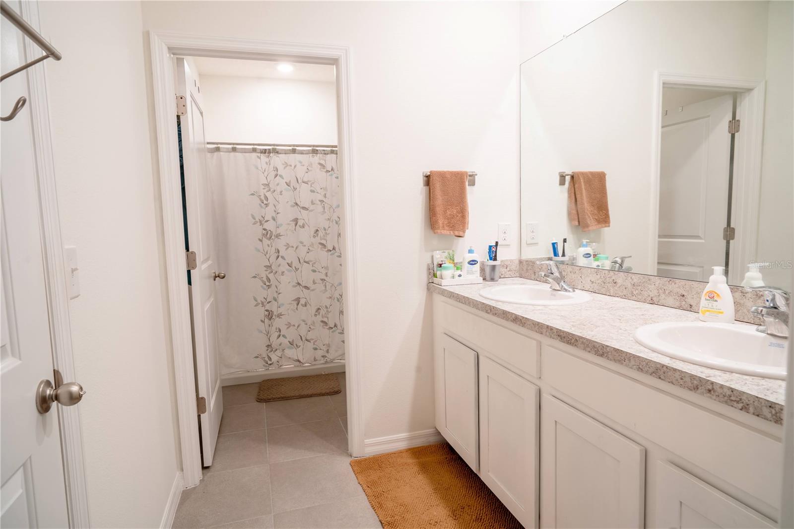 Image 15 of 26 For 16189 Glowing Grove Avenue