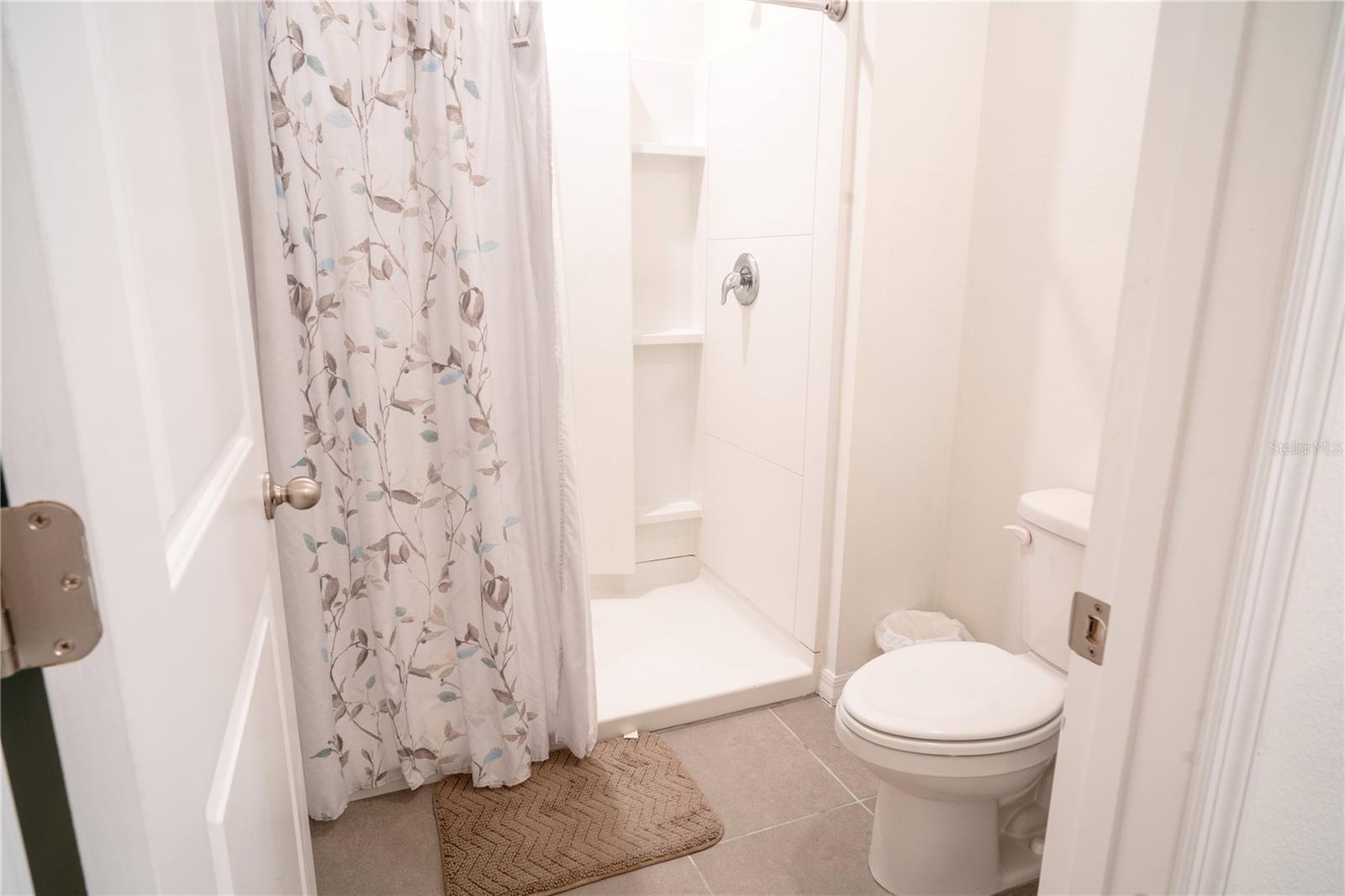 Image 16 of 26 For 16189 Glowing Grove Avenue