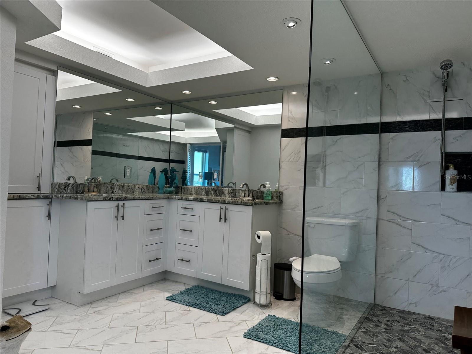 Image 11 of 22 For 4900 Brittany Drive S 1813