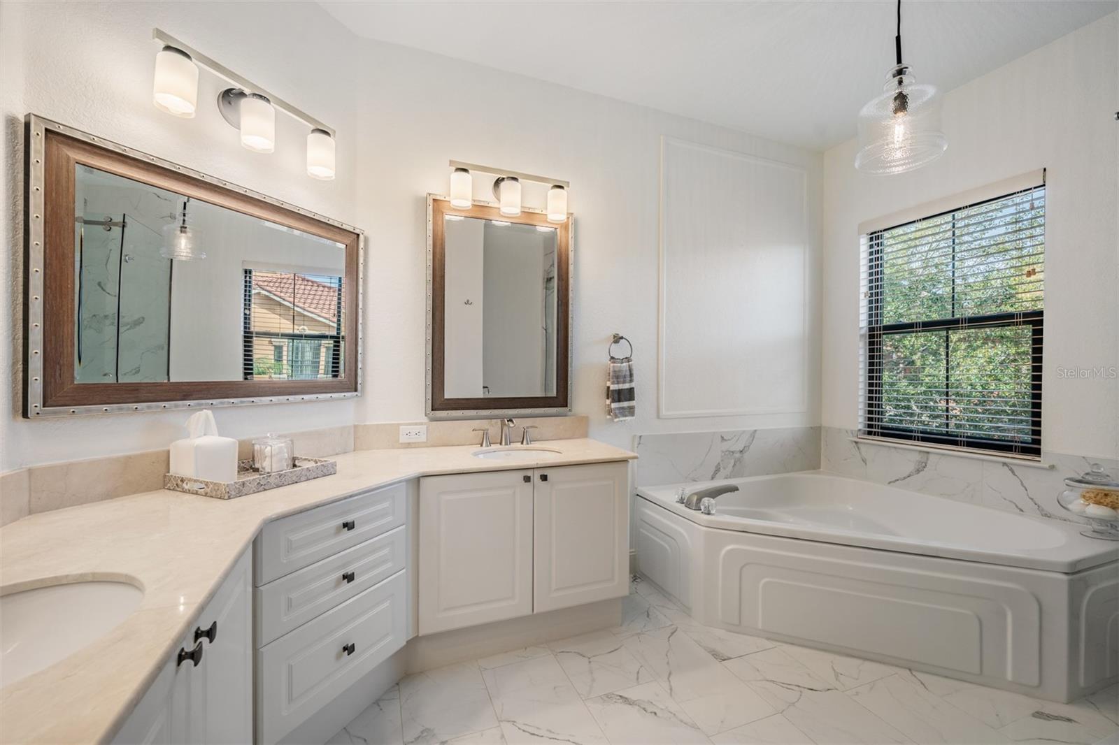 Image 30 of 60 For 2749 Via Cipriani  1023b