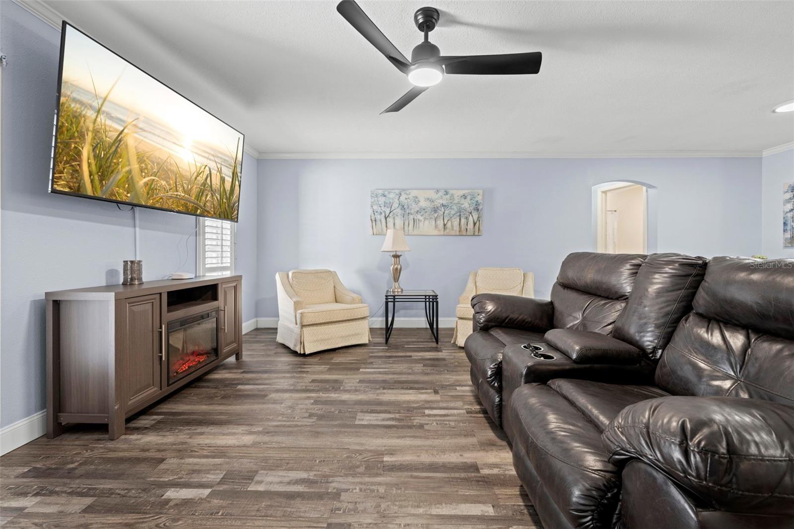 Image 25 of 56 For 2399 Gallagher Avenue