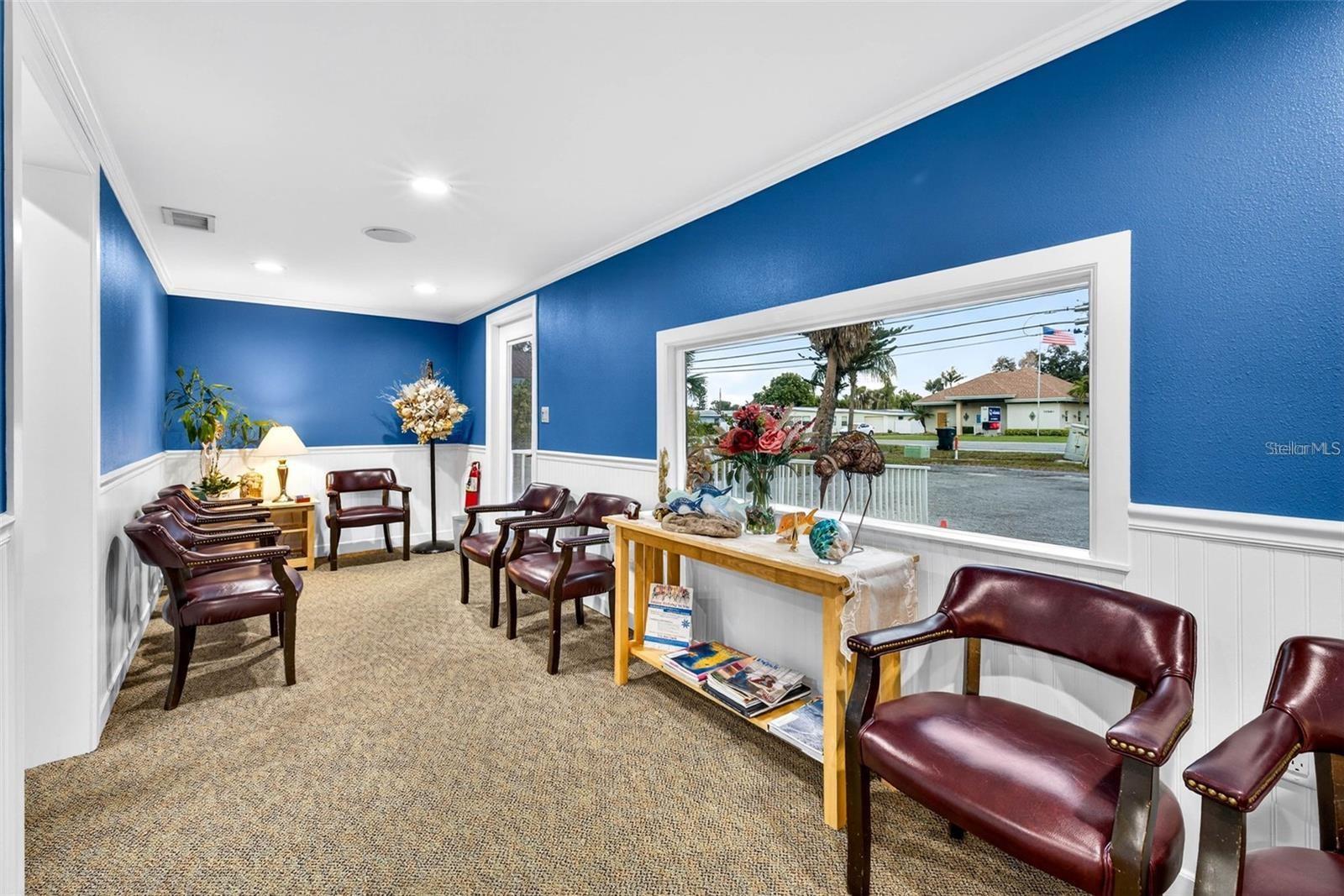 Image 5 of 32 For 12574 Indian Rocks Road