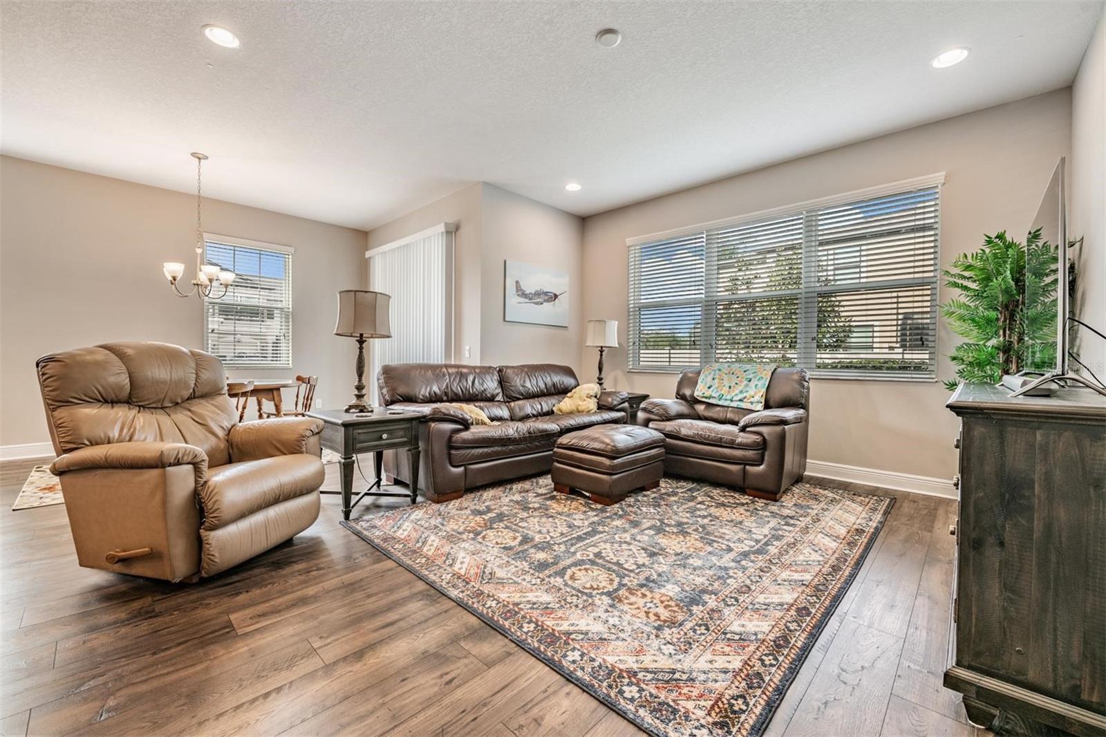 Image 12 of 42 For 1919 Lake Waters Place