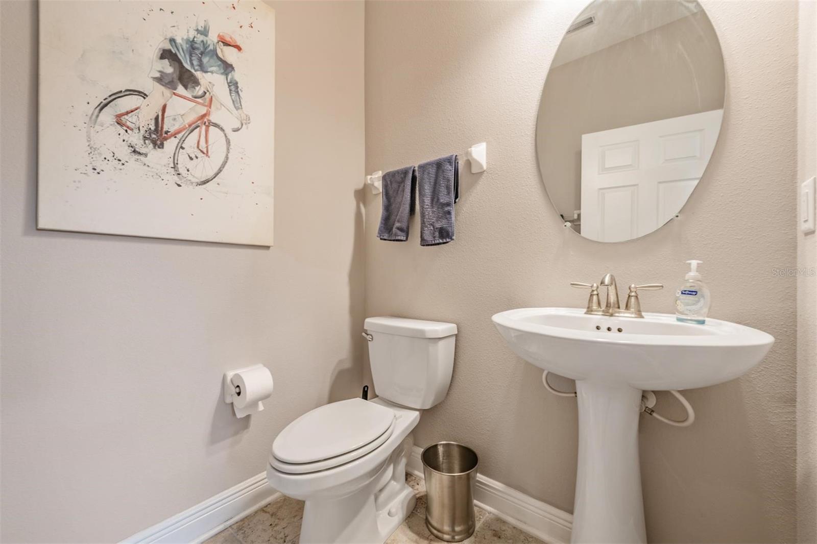 Image 13 of 42 For 1919 Lake Waters Place