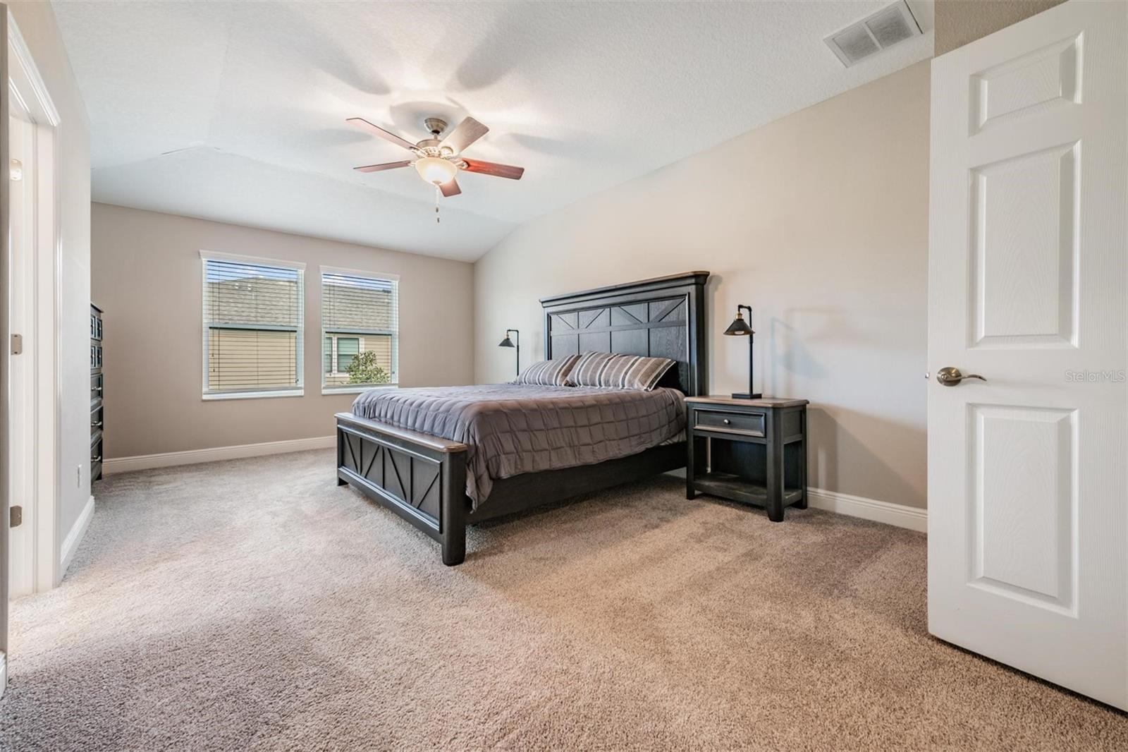 Image 17 of 42 For 1919 Lake Waters Place