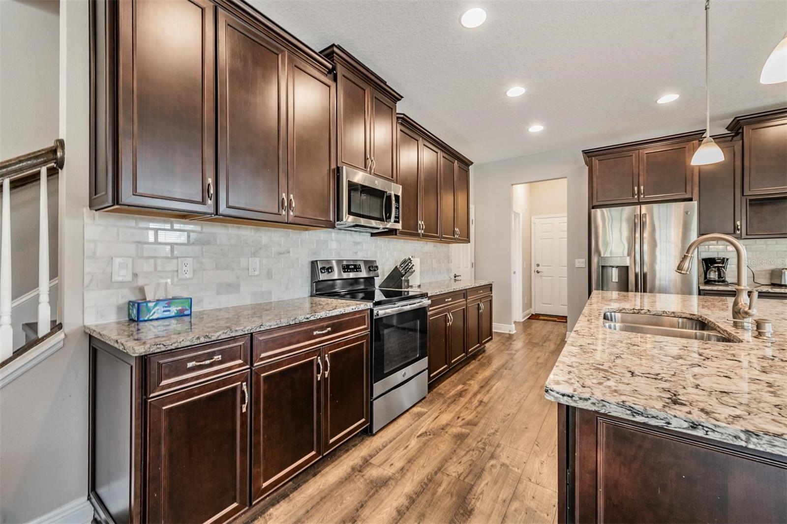 Image 5 of 42 For 1919 Lake Waters Place