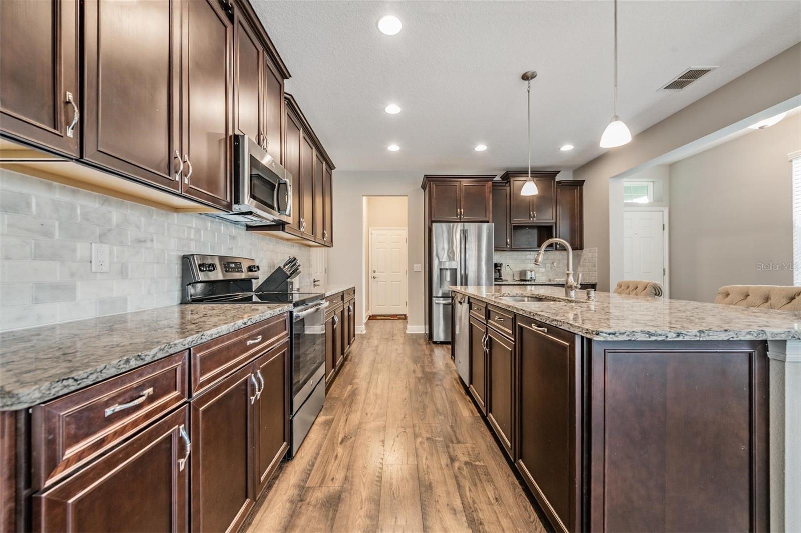 Image 6 of 42 For 1919 Lake Waters Place