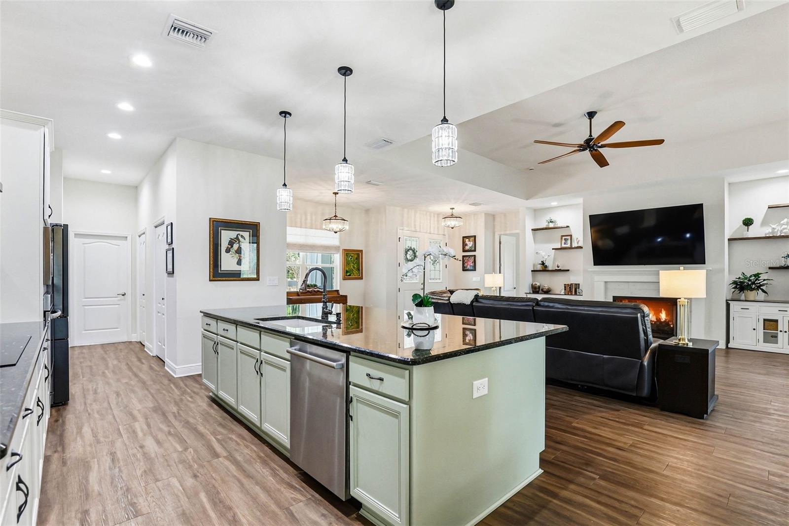 Image 10 of 56 For 8001 Woodleaf Boulevard