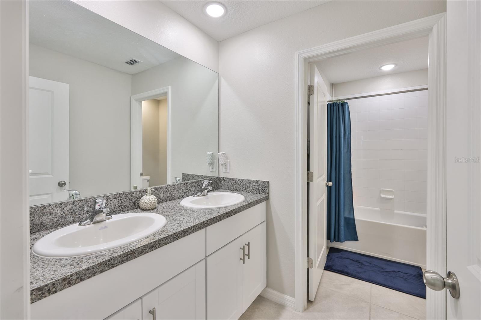 Image 27 of 44 For 10335 Shady Preserve Drive