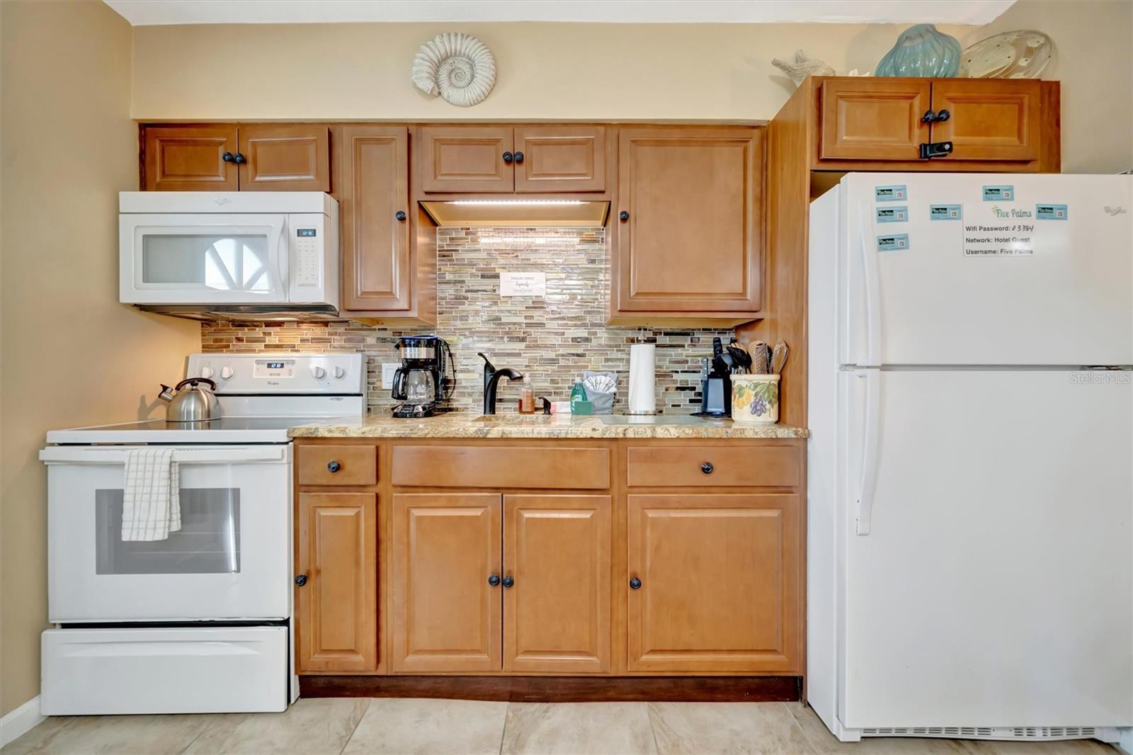 Image 12 of 52 For 673 Bay Esplanade  204