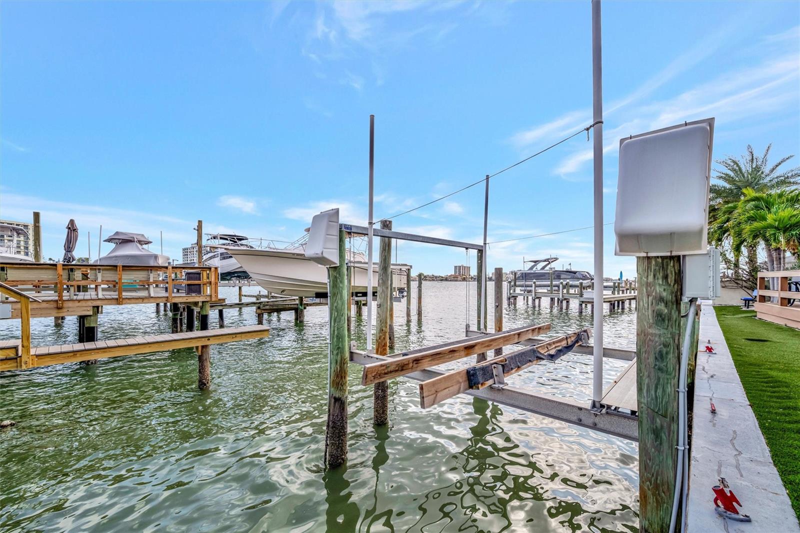 Image 33 of 52 For 673 Bay Esplanade  204