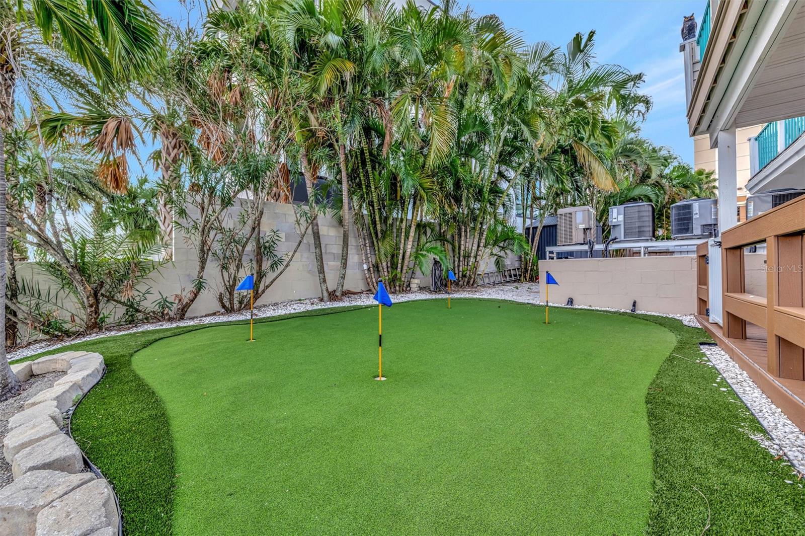 Image 42 of 52 For 673 Bay Esplanade  204