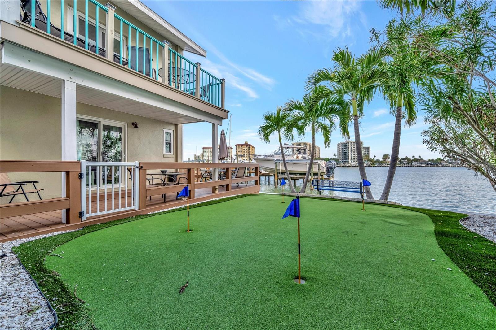 Image 43 of 52 For 673 Bay Esplanade  204