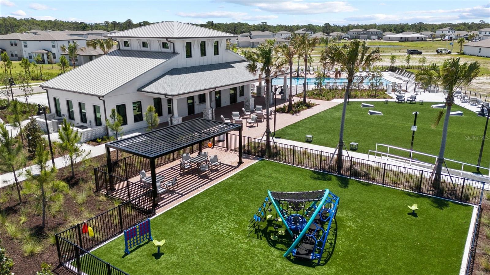 Image 5 of 8 For 317 Holly Bank Avenue