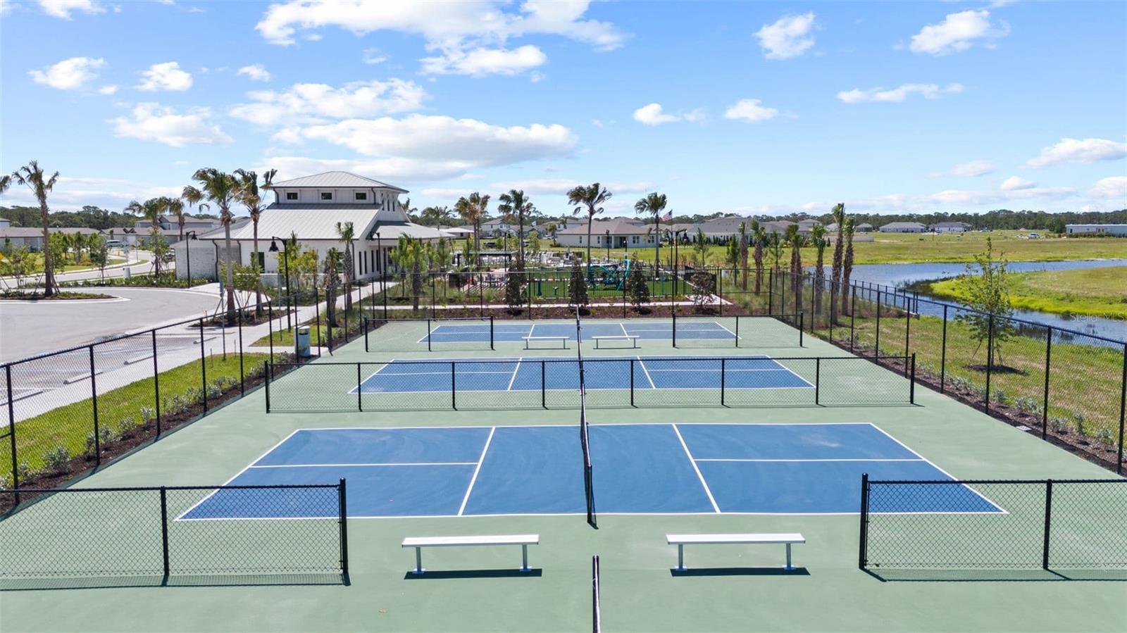 Image 8 of 8 For 317 Holly Bank Avenue