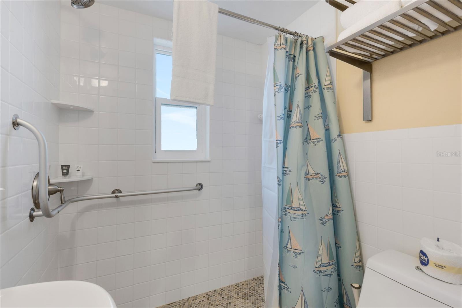 Image 12 of 25 For 11730 Gulf Boulevard 22